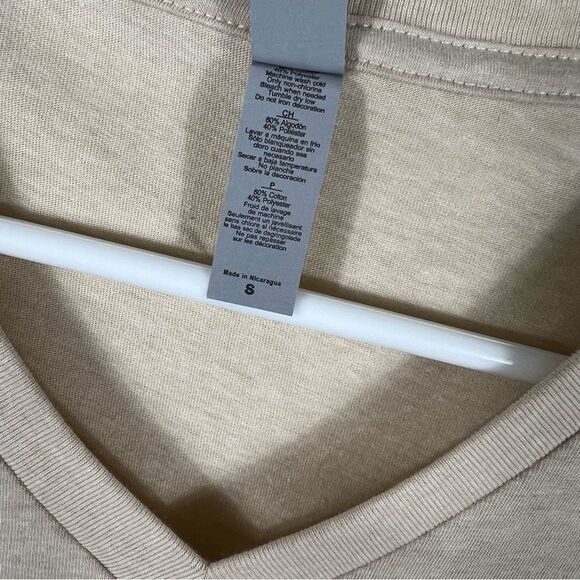 Heathered Oatmeal T-Shirt with Black Headdress Size S Canvas Bella Canvas - Picture 4 of 5